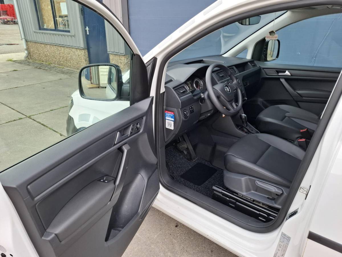 Volkswagen Caddy Volkswagen Caddy 2.0 TDI L2H1 BMT 4Motion Maxi Highline DUBBELE SCHUIFDEUR / AUTOMAAT / EURO 6 / 4X4 / NAVI