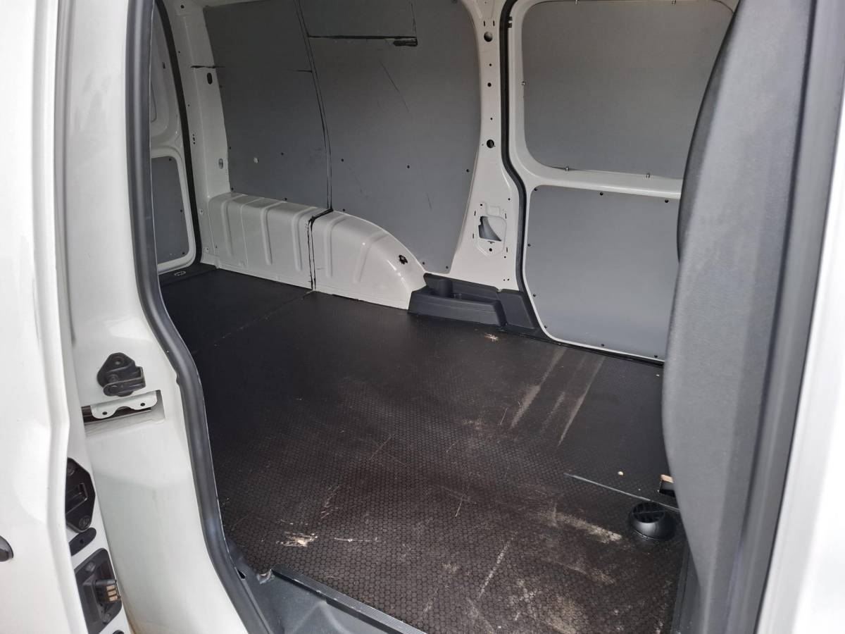 Volkswagen Caddy Volkswagen Caddy 2.0 TDI L2H1 BMT 4Motion Maxi Highline DUBBELE SCHUIFDEUR / AUTOMAAT / EURO 6 / 4X4 / NAVI