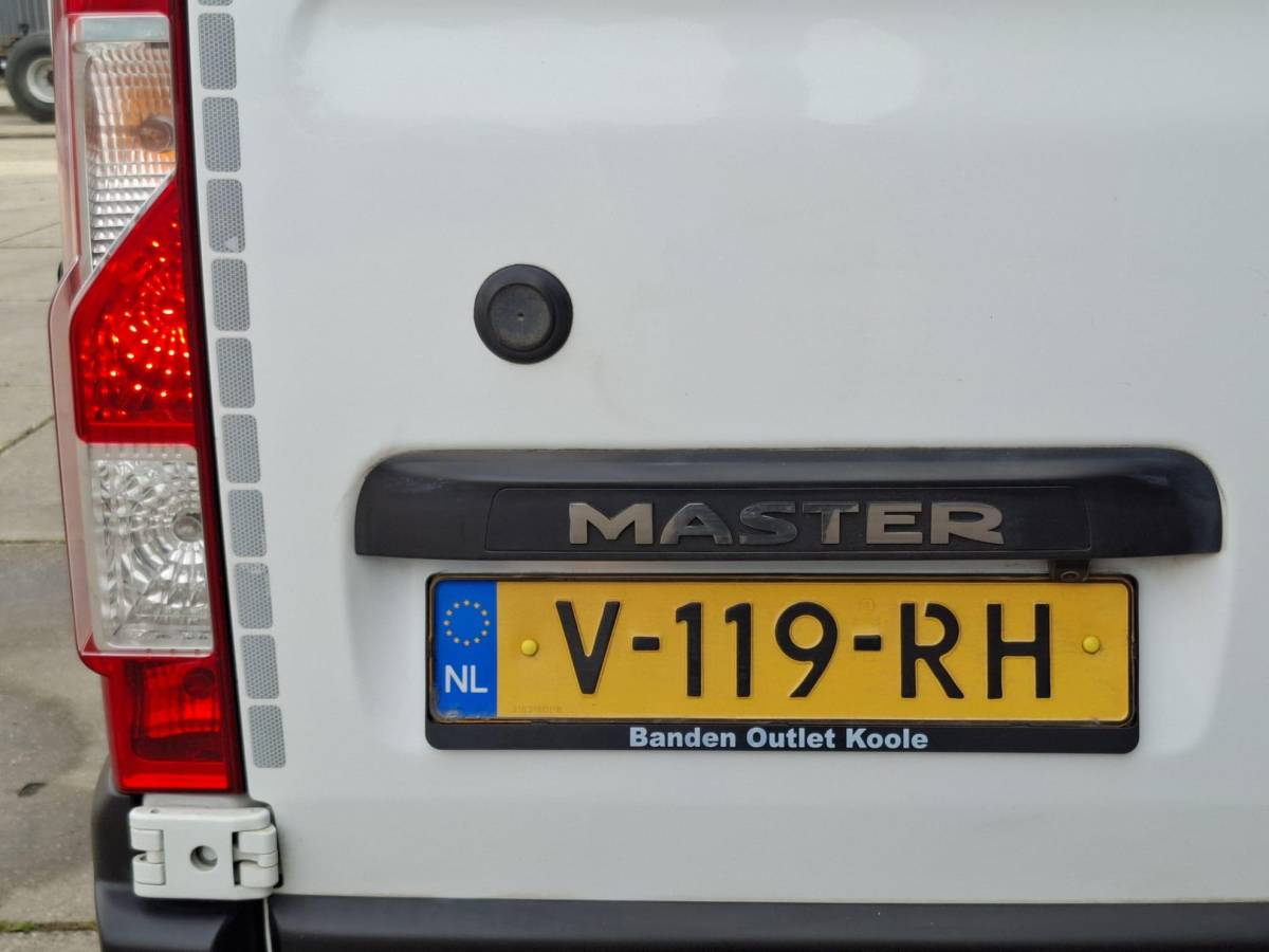 Renault Master Renault Master T35 2.3 dCi L2H2 AIRCO / CRUISE CONTROLE / IMPERIAL / TREKHAAK / EURO 6