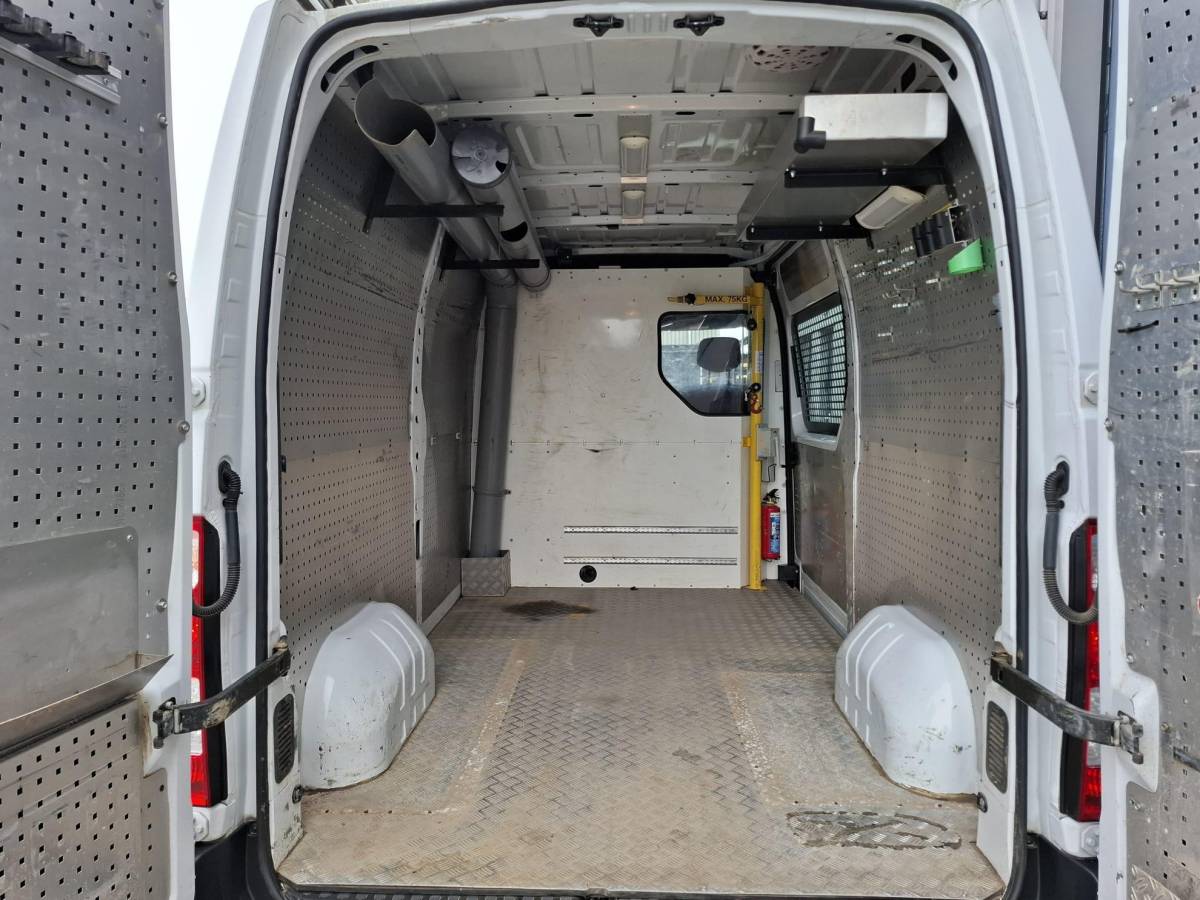 Renault Master Renault Master T35 2.3 dCi L2H2 AIRCO / CRUISE CONTROLE / IMPERIAL / TREKHAAK / EURO 6