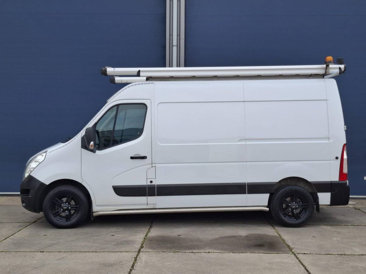 Renault Master Renault Master T35 2.3 dCi L2H2 AIRCO / CRUISE CONTROLE / IMPERIAL / TREKHAAK / EURO 6