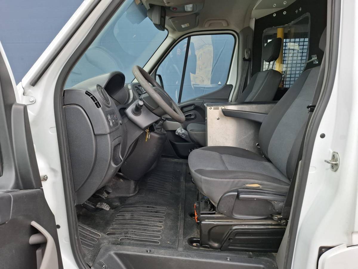 Renault Master Renault Master T35 2.3 dCi L2H2 AIRCO / CRUISE CONTROLE / IMPERIAL / TREKHAAK / EURO 6