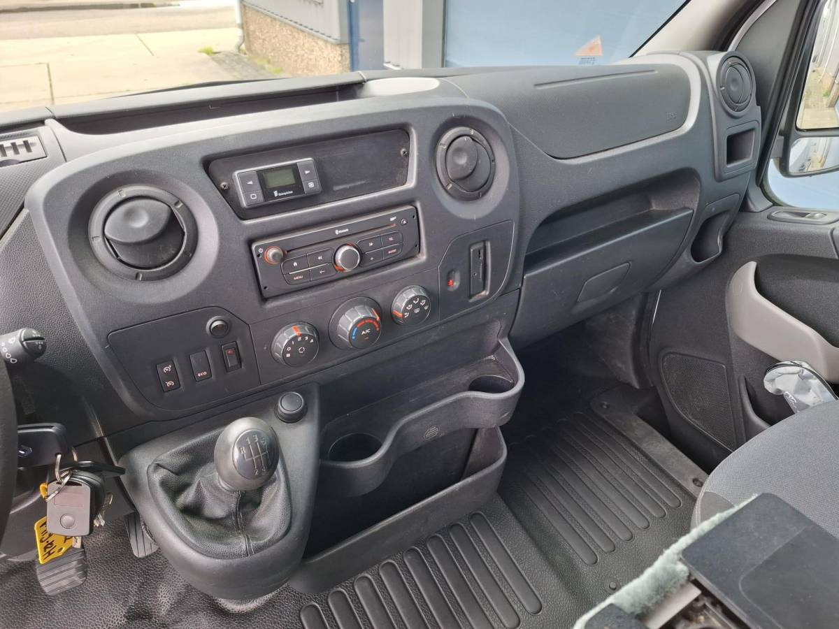 Renault Master Renault Master T35 2.3 dCi L2H2 AIRCO / CRUISE CONTROLE / IMPERIAL / TREKHAAK / EURO 6