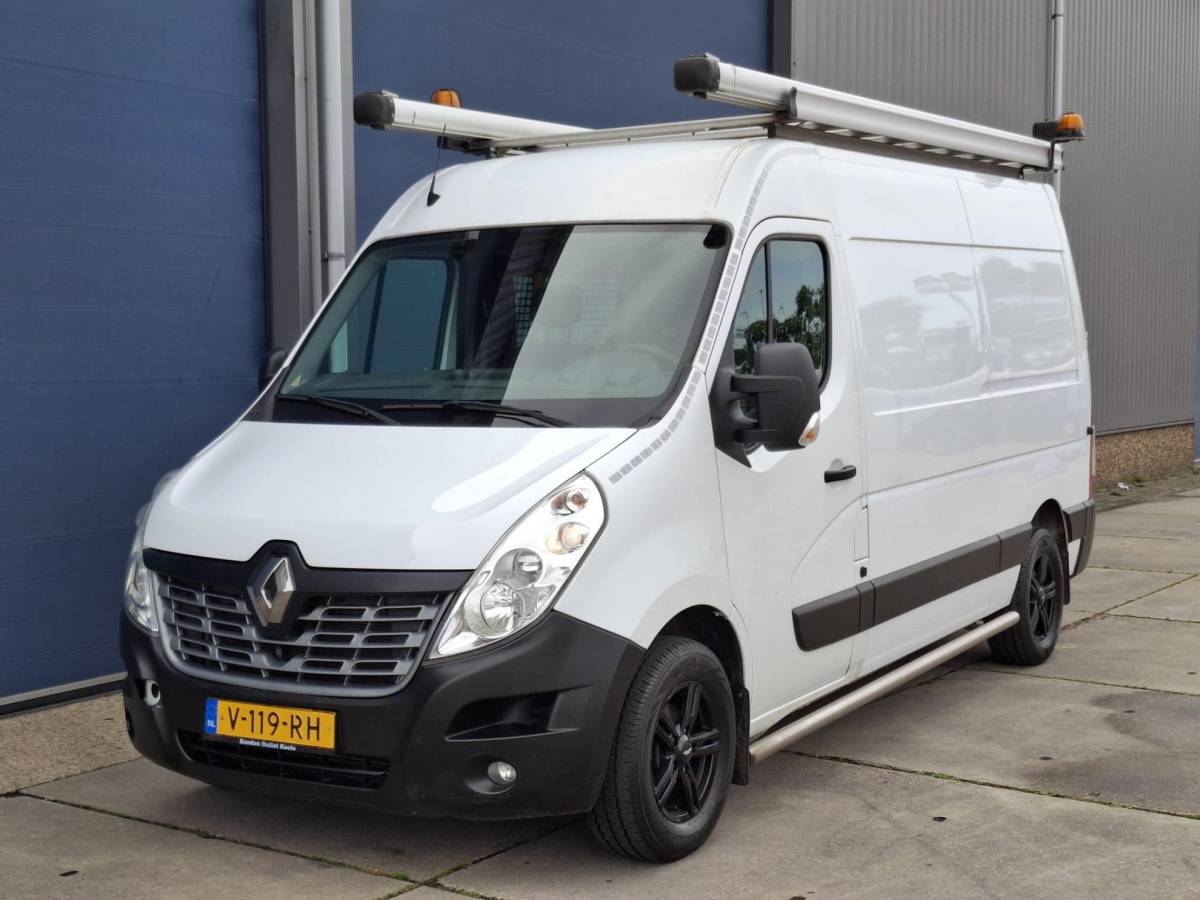 Renault Master Renault Master T35 2.3 dCi L2H2 AIRCO / CRUISE CONTROLE / IMPERIAL / TREKHAAK / EURO 6