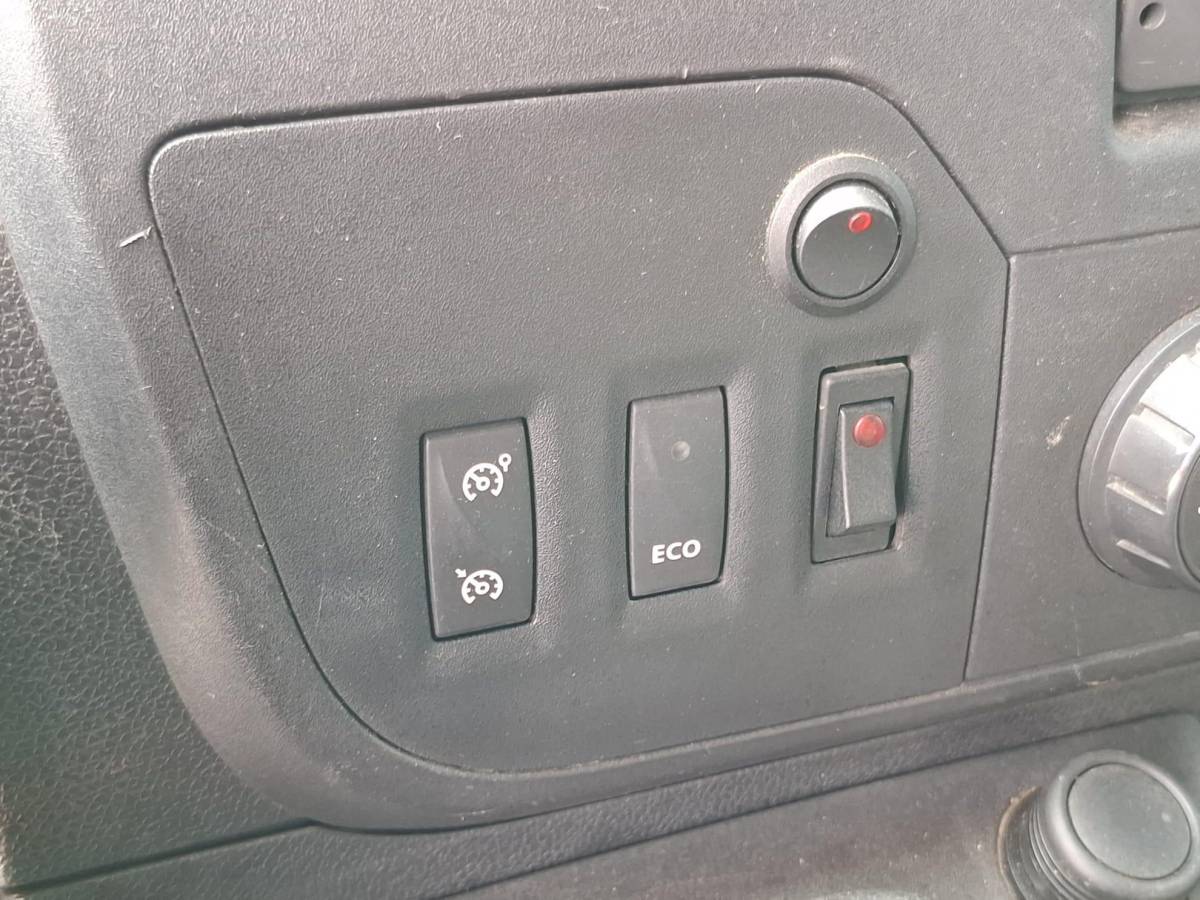 Renault Master Renault Master T35 2.3 dCi L2H2 AIRCO / CRUISE CONTROLE / IMPERIAL / TREKHAAK / EURO 6