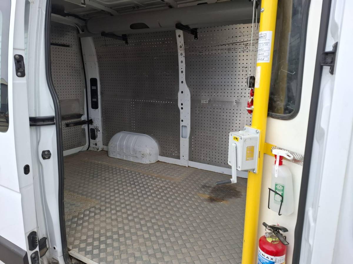 Renault Master Renault Master T35 2.3 dCi L2H2 AIRCO / CRUISE CONTROLE / IMPERIAL / TREKHAAK / EURO 6