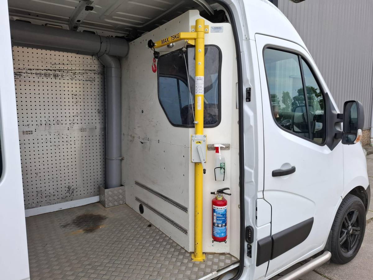 Renault Master Renault Master T35 2.3 dCi L2H2 AIRCO / CRUISE CONTROLE / IMPERIAL / TREKHAAK / EURO 6