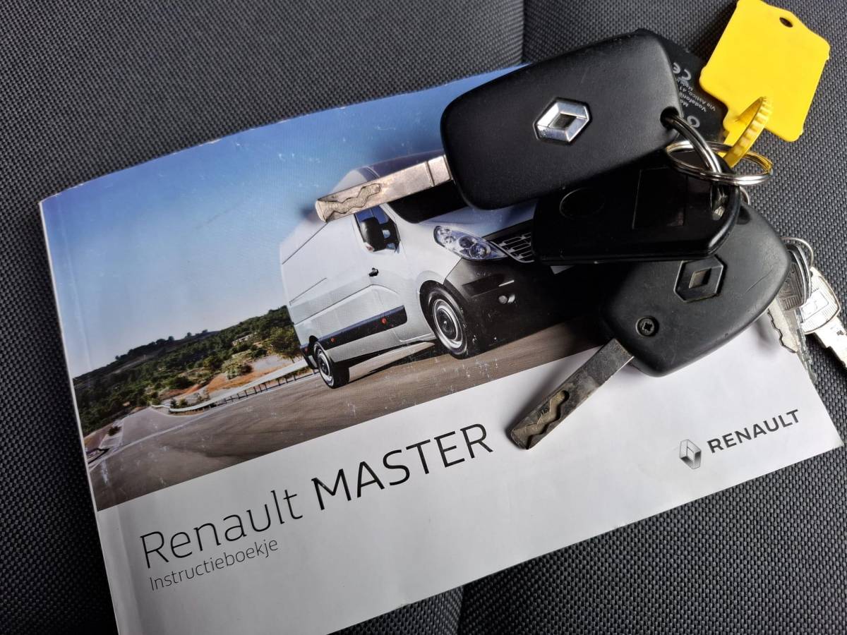 Renault Master Renault Master T35 2.3 dCi L2H2 AIRCO / CRUISE CONTROLE / IMPERIAL / TREKHAAK / EURO 6