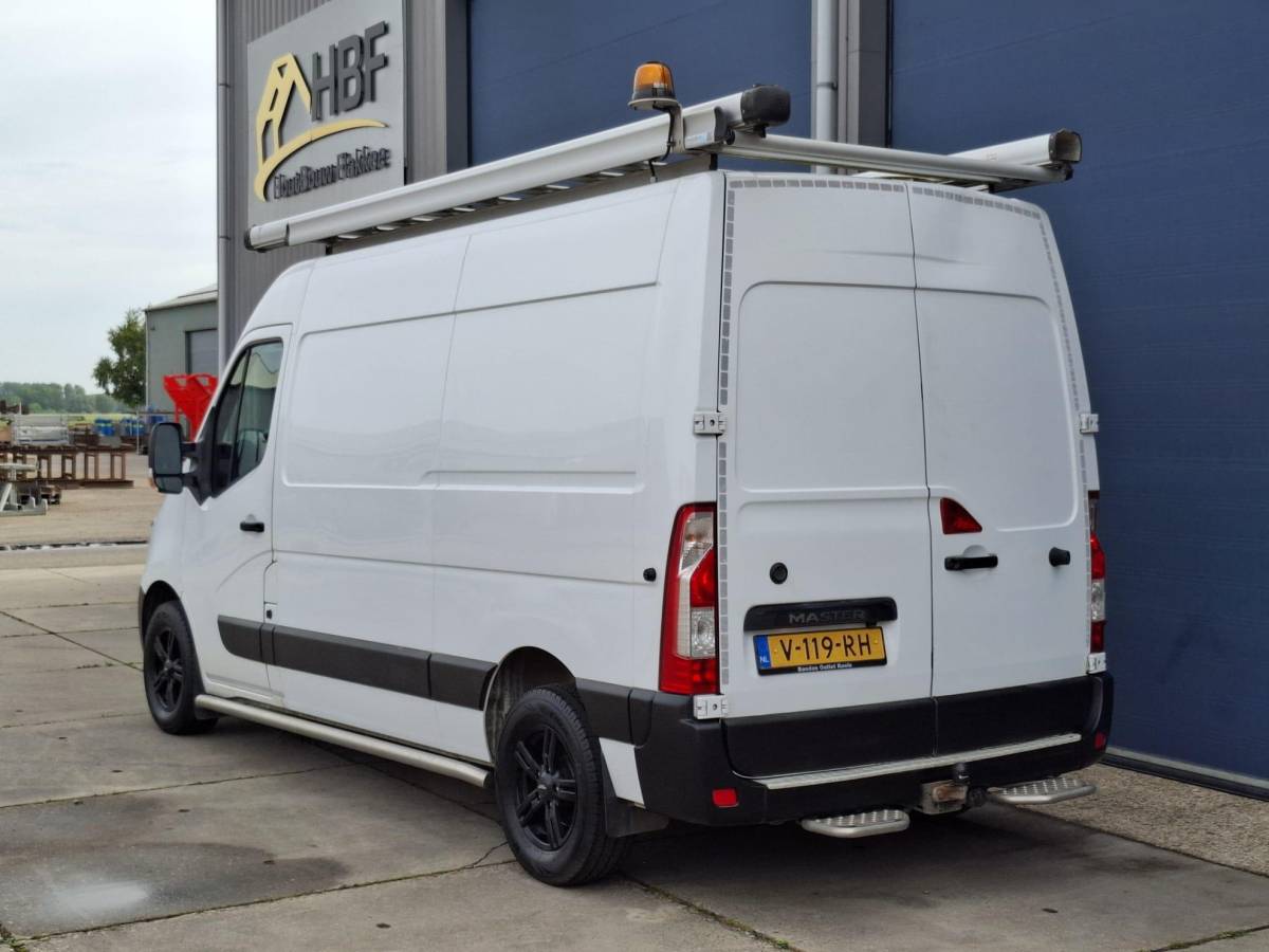 Renault Master Renault Master T35 2.3 dCi L2H2 AIRCO / CRUISE CONTROLE / IMPERIAL / TREKHAAK / EURO 6