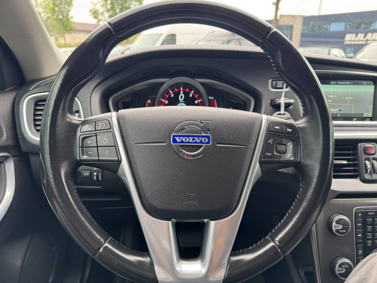 Volvo V40 Volvo V40 1.6 T4 Momentum AUTOMAAT!!