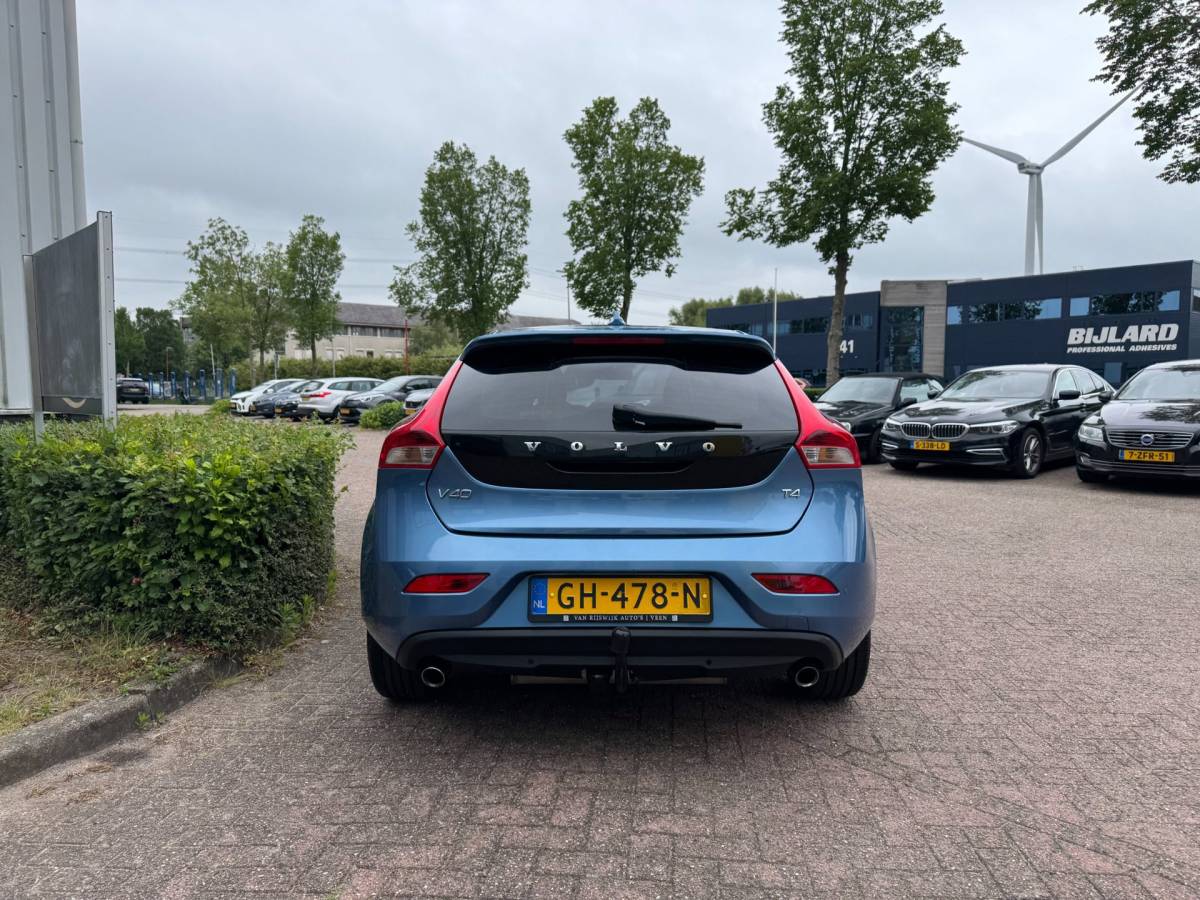 Volvo V40 Volvo V40 1.6 T4 Momentum AUTOMAAT!!