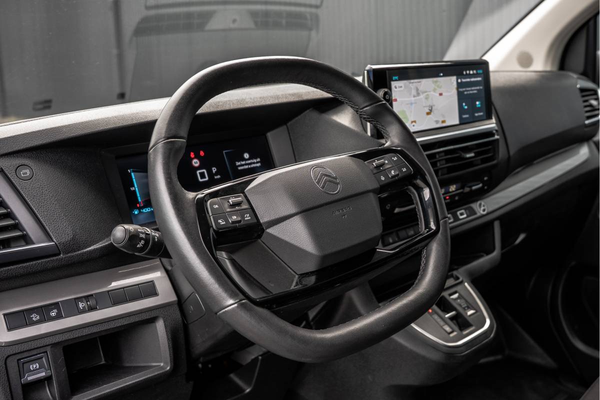 Citroën Jumpy Citroën Jumpy 2.0 BlueHDi | 145 PK | AUTO | Vitrual display | Camera | Carplay | Cruise | Airco | 3-Zits