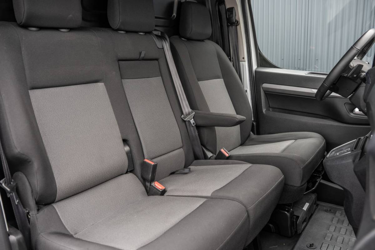 Citroën Jumpy Citroën Jumpy 2.0 BlueHDi | 145 PK | AUTO | Vitrual display | Camera | Carplay | Cruise | Airco | 3-Zits