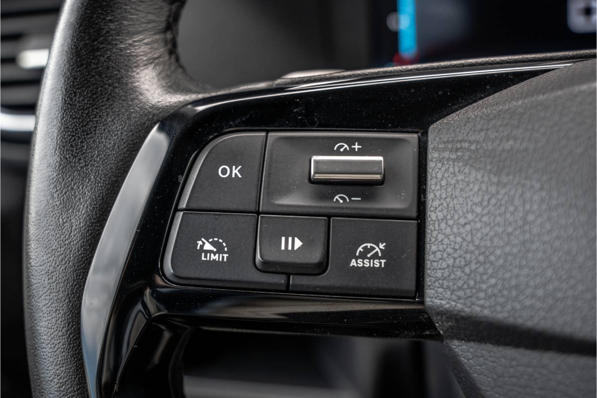 Citroën Jumpy Citroën Jumpy 2.0 BlueHDi | 145 PK | AUTO | Vitrual display | Camera | Carplay | Cruise | Airco | 3-Zits