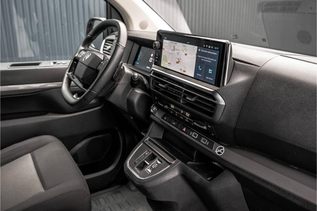 Citroën Jumpy Citroën Jumpy 2.0 BlueHDi | 145 PK | AUTO | Vitrual display | Camera | Carplay | Cruise | Airco | 3-Zits