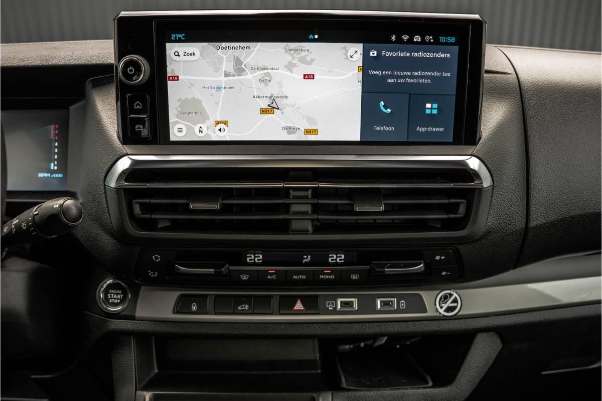 Citroën Jumpy Citroën Jumpy 2.0 BlueHDi | 145 PK | AUTO | Vitrual display | Camera | Carplay | Cruise | Airco | 3-Zits