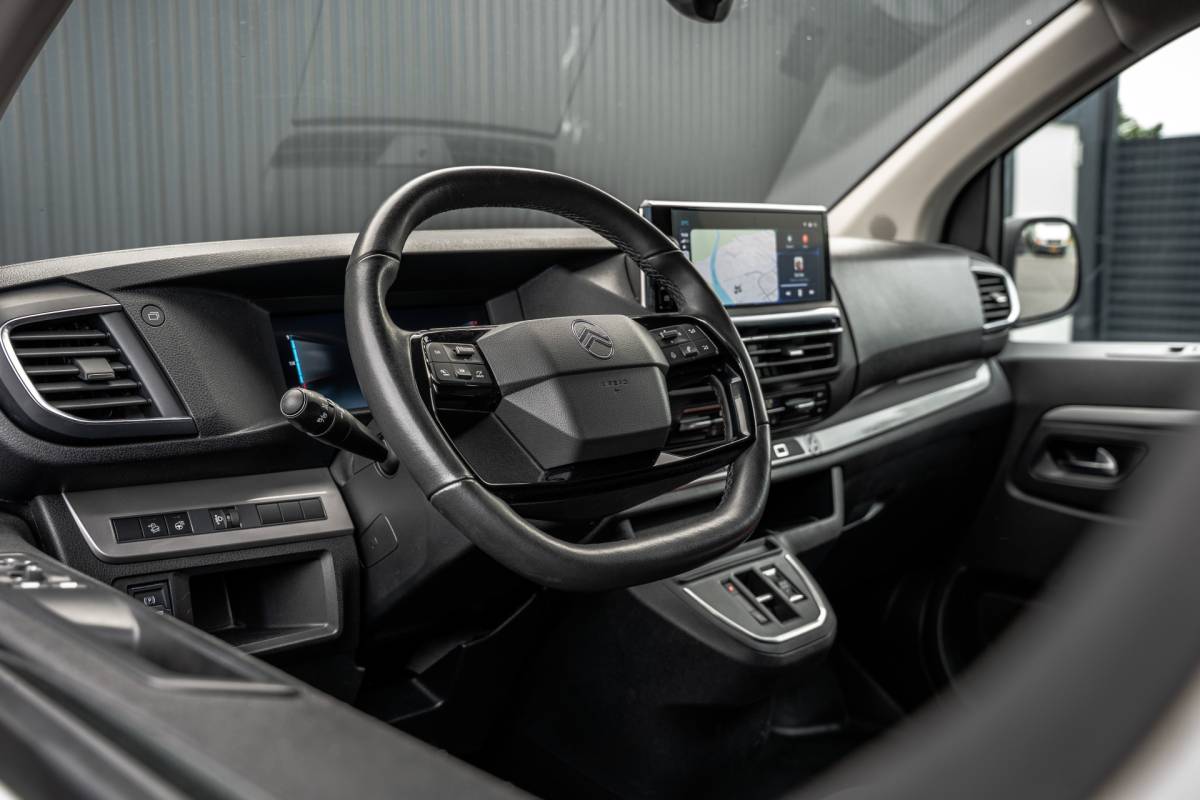 Citroën Jumpy Citroën Jumpy 2.0 BlueHDi | 145 PK | AUTO | Vitrual display | Camera | Carplay | Cruise | Airco | 3-Zits