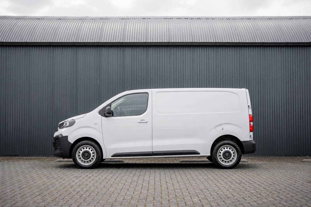 Citroën Jumpy Citroën Jumpy 2.0 BlueHDi | 145 PK | AUTO | Vitrual display | Camera | Carplay | Cruise | Airco | 3-Zits