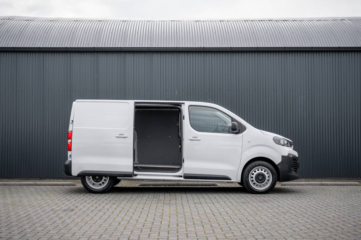 Citroën Jumpy Citroën Jumpy 2.0 BlueHDi | 145 PK | AUTO | Vitrual display | Camera | Carplay | Cruise | Airco | 3-Zits