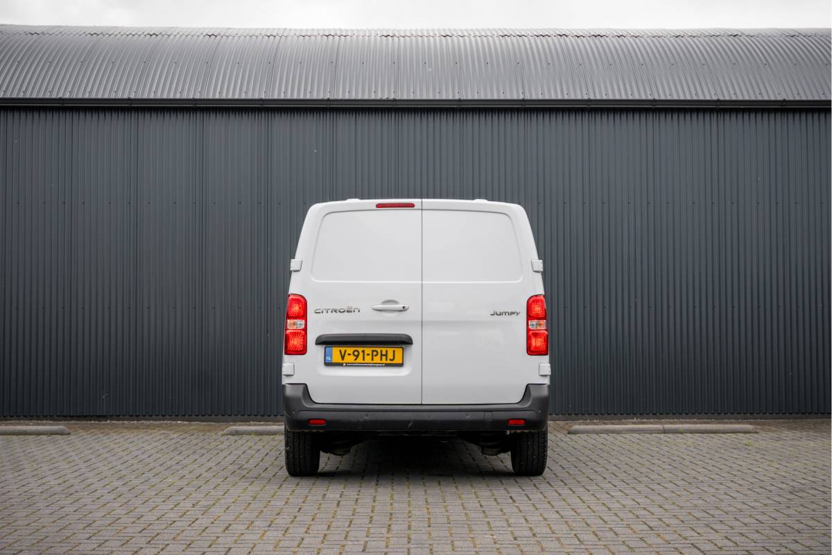 Citroën Jumpy Citroën Jumpy 2.0 BlueHDi | 145 PK | AUTO | Vitrual display | Camera | Carplay | Cruise | Airco | 3-Zits
