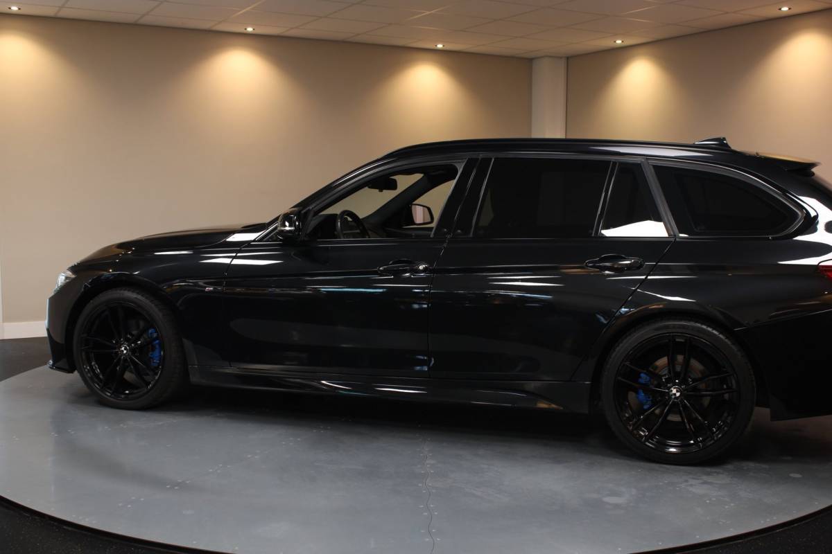 BMW 3 Serie BMW 3-serie Touring 318i M Sport *Automaat* Leer|Stoelverw.|Trekhaak|Elektr.Achterklep|NAP
