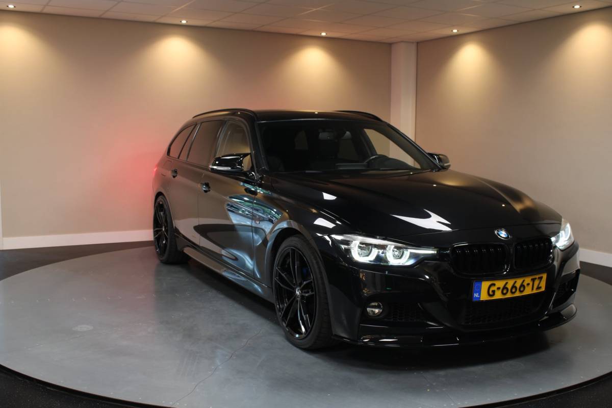 BMW 3 Serie BMW 3-serie Touring 318i M Sport *Automaat* Leer|Stoelverw.|Trekhaak|Elektr.Achterklep|NAP