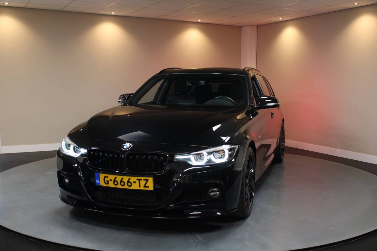 BMW 3 Serie BMW 3-serie Touring 318i M Sport *Automaat* Leer|Stoelverw.|Trekhaak|Elektr.Achterklep|NAP