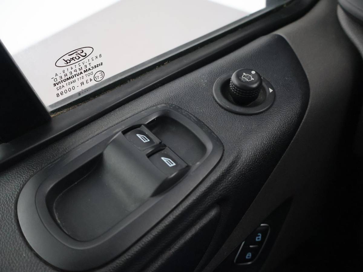 Ford Transit Custom Ford Transit Custom 280 2.0 TDCI 125 PK 3-ZIT EURO6 LIMITED + TREKHAAK | STOELVERW. | CRUISE CONTROL | AIRCO