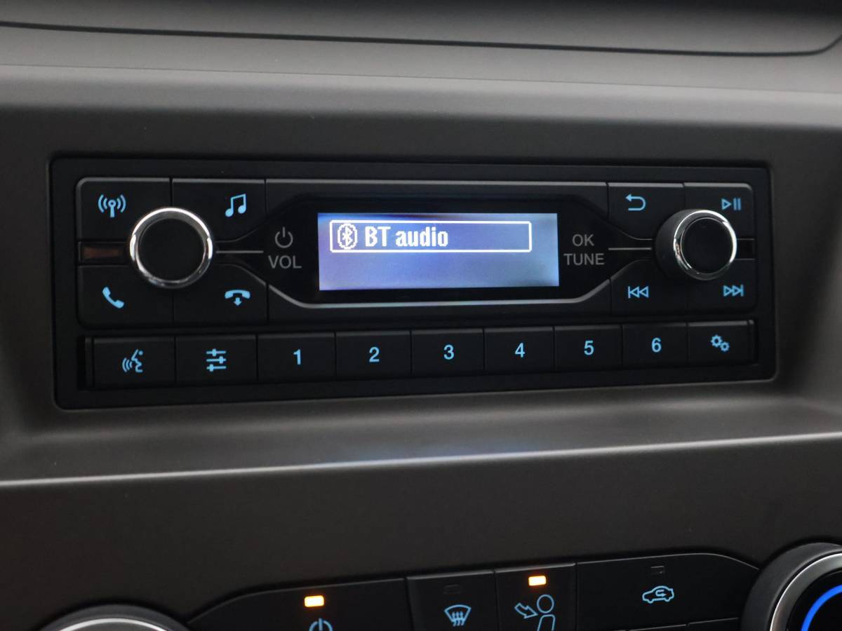 Ford Transit Custom Ford Transit Custom 280 2.0 TDCI 125 PK 3-ZIT EURO6 LIMITED + TREKHAAK | STOELVERW. | CRUISE CONTROL | AIRCO