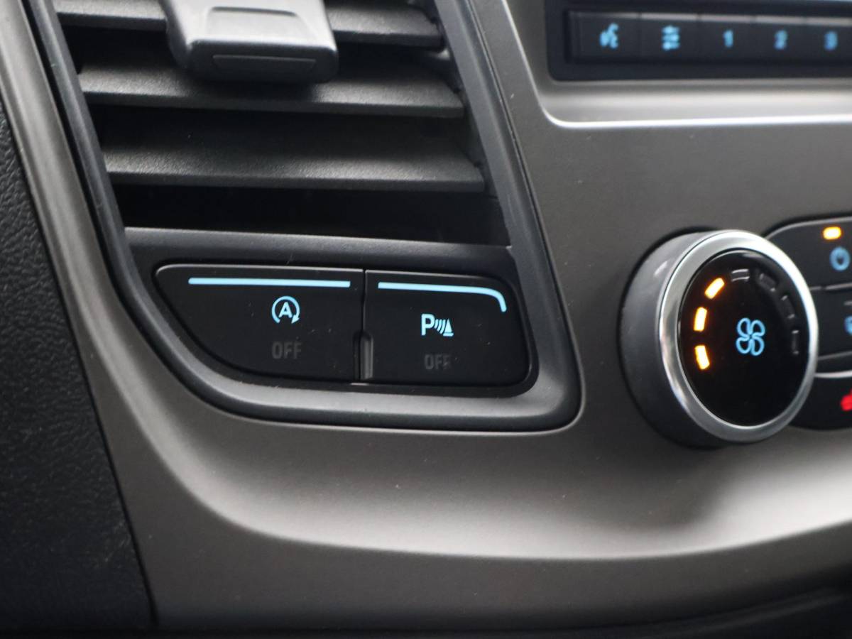 Ford Transit Custom Ford Transit Custom 280 2.0 TDCI 125 PK 3-ZIT EURO6 LIMITED + TREKHAAK | STOELVERW. | CRUISE CONTROL | AIRCO