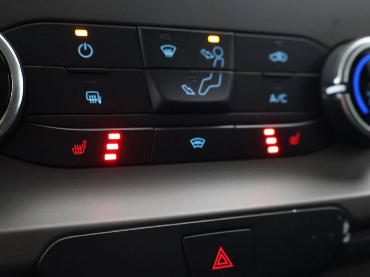 Ford Transit Custom Ford Transit Custom 280 2.0 TDCI 125 PK 3-ZIT EURO6 LIMITED + TREKHAAK | STOELVERW. | CRUISE CONTROL | AIRCO