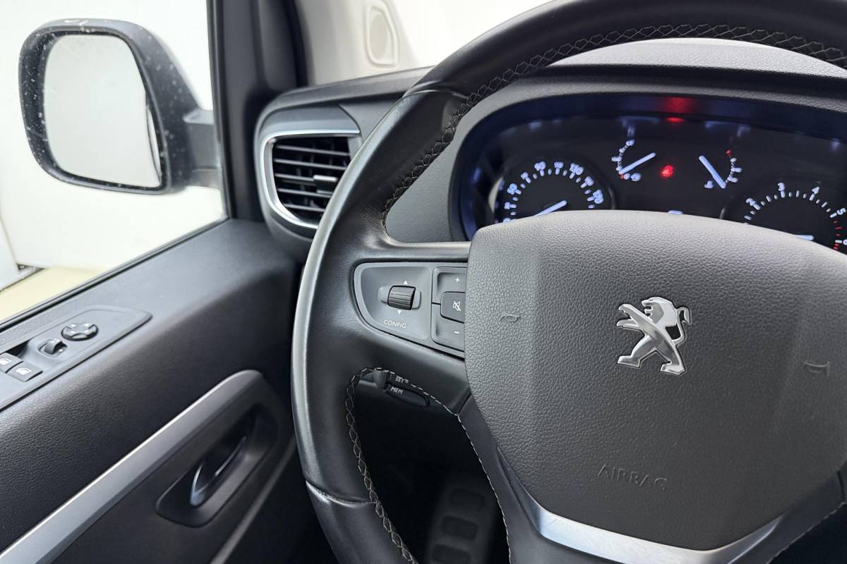 Peugeot Expert Peugeot Expert 2.0 BlueHDI 145 Long Sport | Trekhaak | Zijdeuren links/rechts | Achteruitrijcamera | Stoelverwarming | Apple/Android carplay | Airco | Stuurbediening