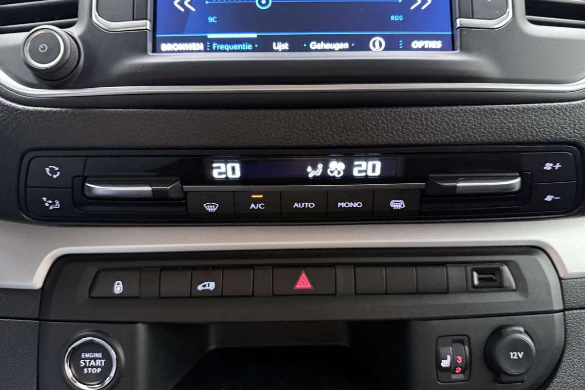 Peugeot Expert Peugeot Expert 2.0 BlueHDI 145 Long Sport | Trekhaak | Zijdeuren links/rechts | Achteruitrijcamera | Stoelverwarming | Apple/Android carplay | Airco | Stuurbediening