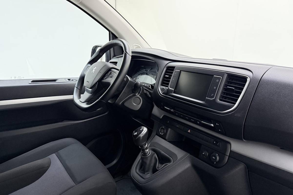 Peugeot Expert Peugeot Expert 2.0 BlueHDI 145 Long Sport | Trekhaak | Zijdeuren links/rechts | Achteruitrijcamera | Stoelverwarming | Apple/Android carplay | Airco | Stuurbediening