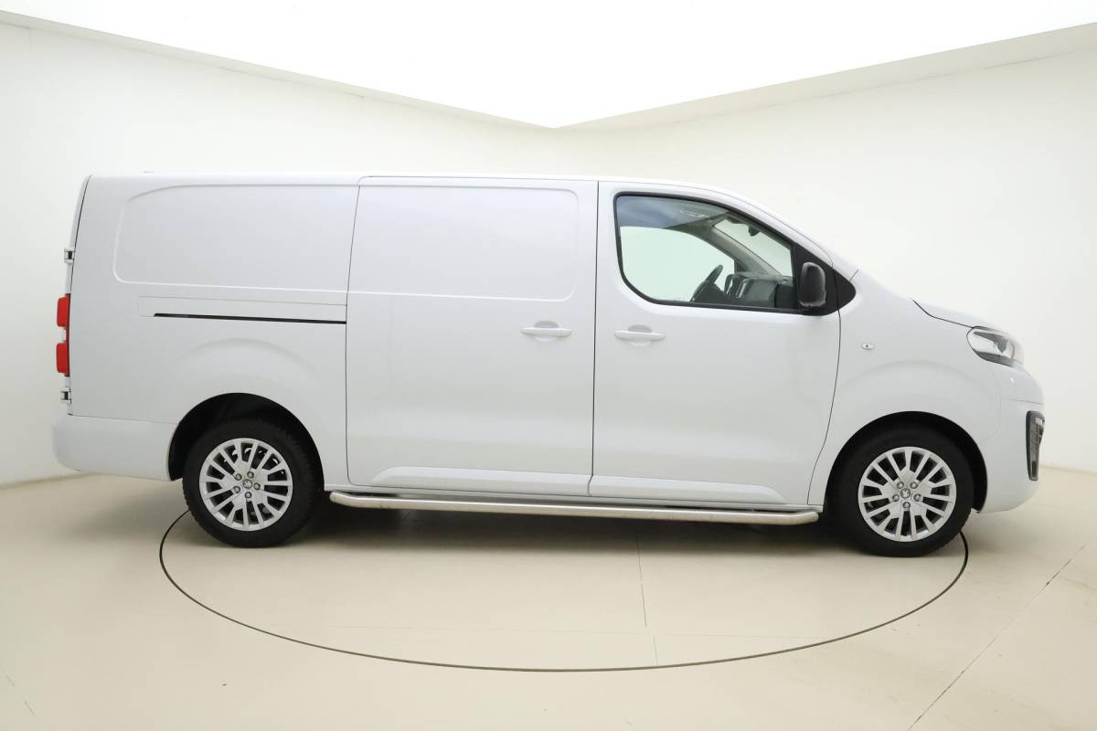 Peugeot Expert Peugeot Expert 2.0 BlueHDI 145 Long Sport | Trekhaak | Zijdeuren links/rechts | Achteruitrijcamera | Stoelverwarming | Apple/Android carplay | Airco | Stuurbediening