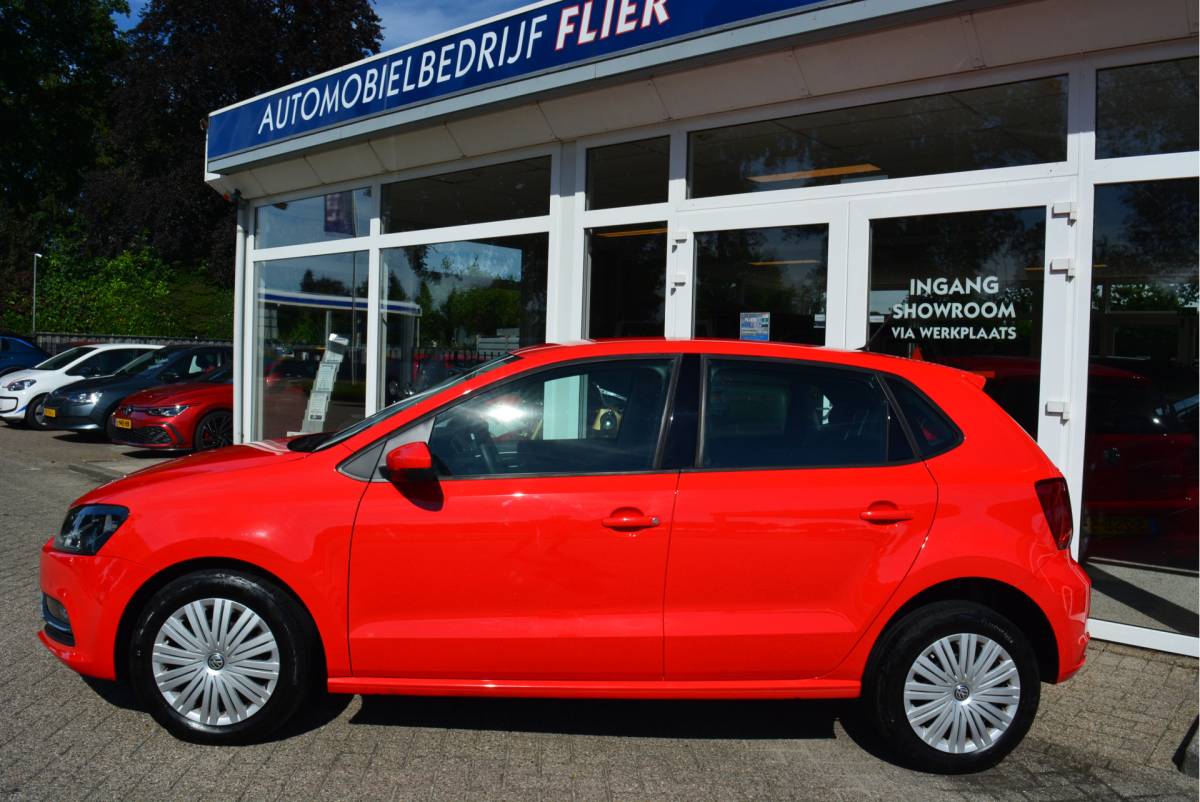 Volkswagen Polo Volkswagen Polo 1.2 90PK TSI Comfortline | Cruise | PDC V+A | Orig. NL | NAP |