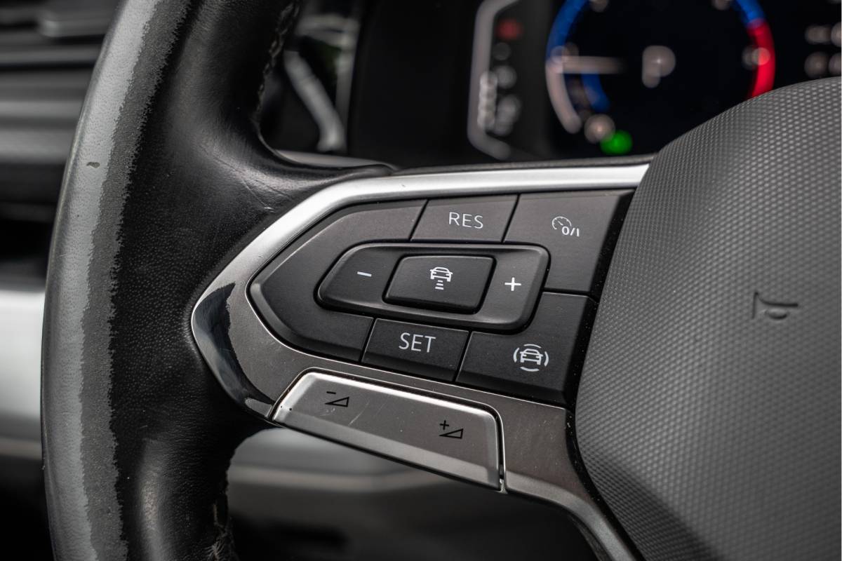 Volkswagen Transporter Volkswagen Transporter T6.1 Bulli 2.0 TDI L1H1 | Virtual cockpit | Automaat | 150 PK | 3-Zits | 1e Eigenaar | LED | Camera | Carplay | PDC | Zijschuifdeur R+L | Trekhaak