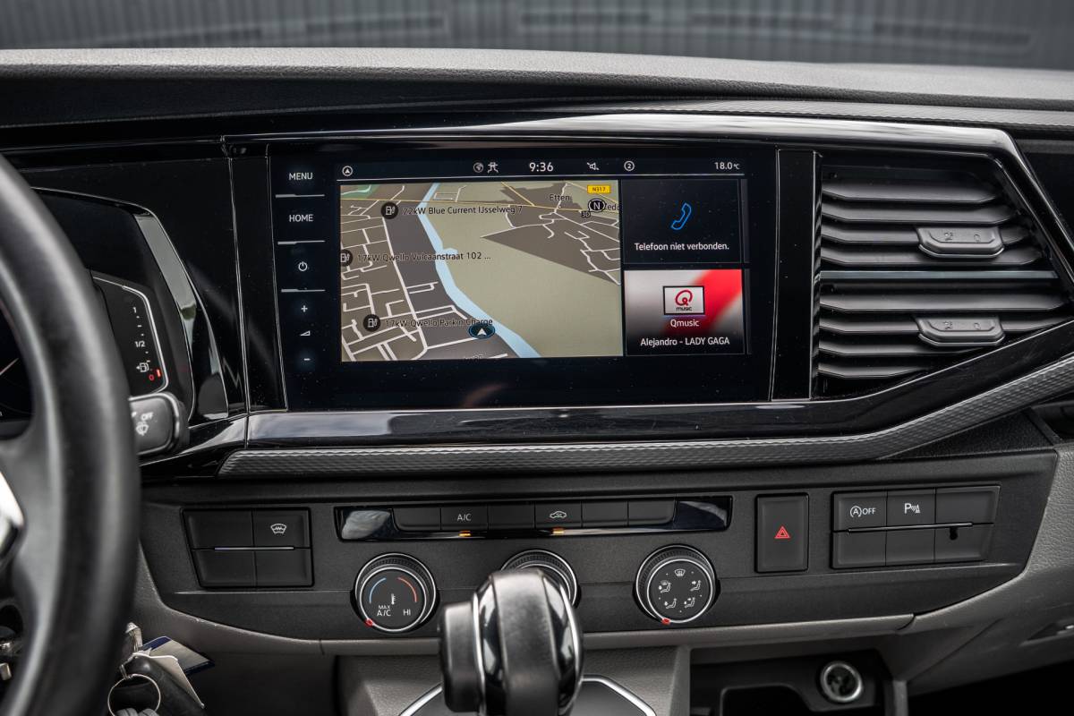 Volkswagen Transporter Volkswagen Transporter T6.1 Bulli 2.0 TDI L1H1 | Virtual cockpit | Automaat | 150 PK | 3-Zits | 1e Eigenaar | LED | Camera | Carplay | PDC | Zijschuifdeur R+L | Trekhaak