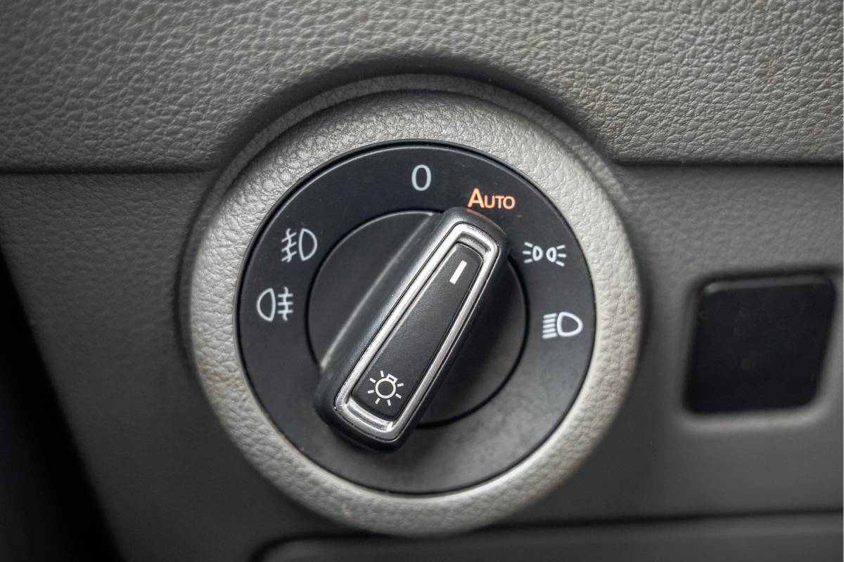 Volkswagen Transporter Volkswagen Transporter T6.1 Bulli 2.0 TDI L1H1 | Virtual cockpit | Automaat | 150 PK | 3-Zits | 1e Eigenaar | LED | Camera | Carplay | PDC | Zijschuifdeur R+L | Trekhaak