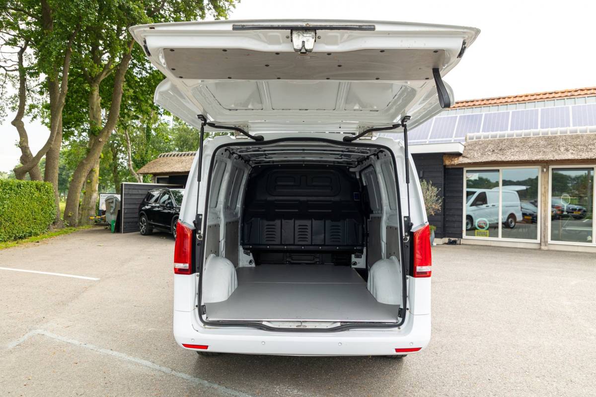 Mercedes-Benz Vito Mercedes-Benz VITO 114 CDI Lang Automaat I Led I PDC V+A I Adaptive Cruise I Climate I Camera I Achterklep I CarPlay I Android