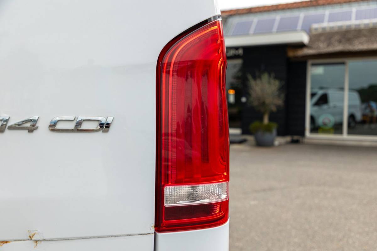 Mercedes-Benz Vito Mercedes-Benz VITO 114 CDI Lang Automaat I Led I PDC V+A I Adaptive Cruise I Climate I Camera I Achterklep I CarPlay I Android