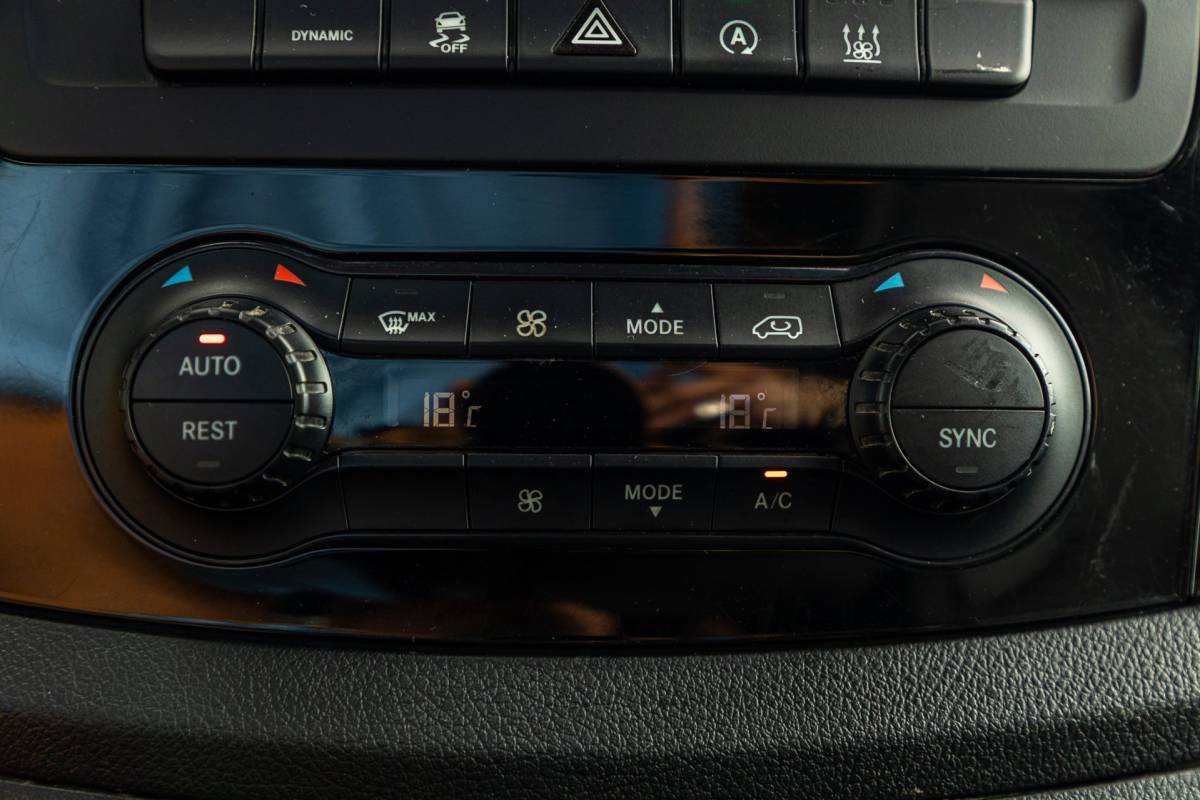 Mercedes-Benz Vito Mercedes-Benz VITO 114 CDI Lang Automaat I Led I PDC V+A I Adaptive Cruise I Climate I Camera I Achterklep I CarPlay I Android