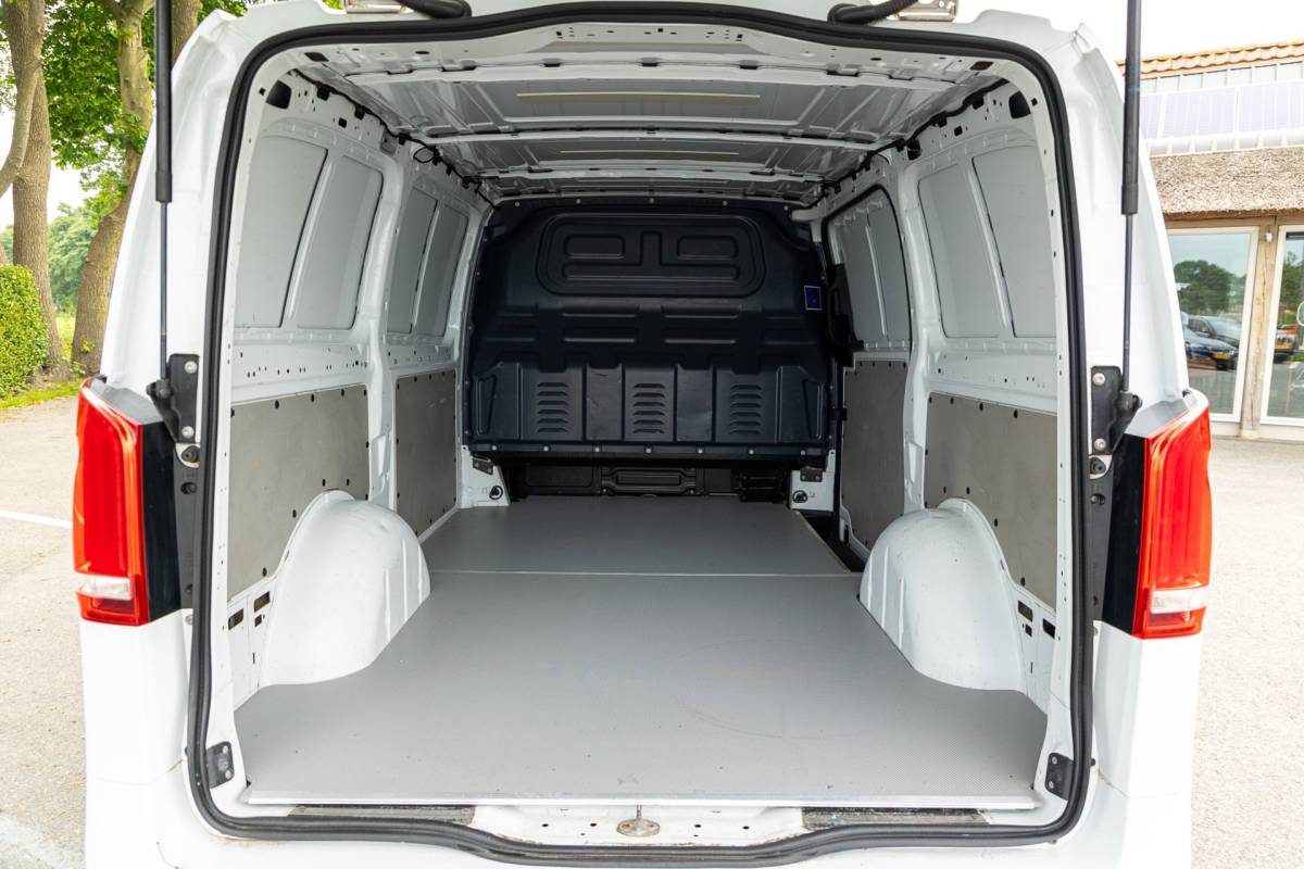 Mercedes-Benz Vito Mercedes-Benz VITO 114 CDI Lang Automaat I Led I PDC V+A I Adaptive Cruise I Climate I Camera I Achterklep I CarPlay I Android
