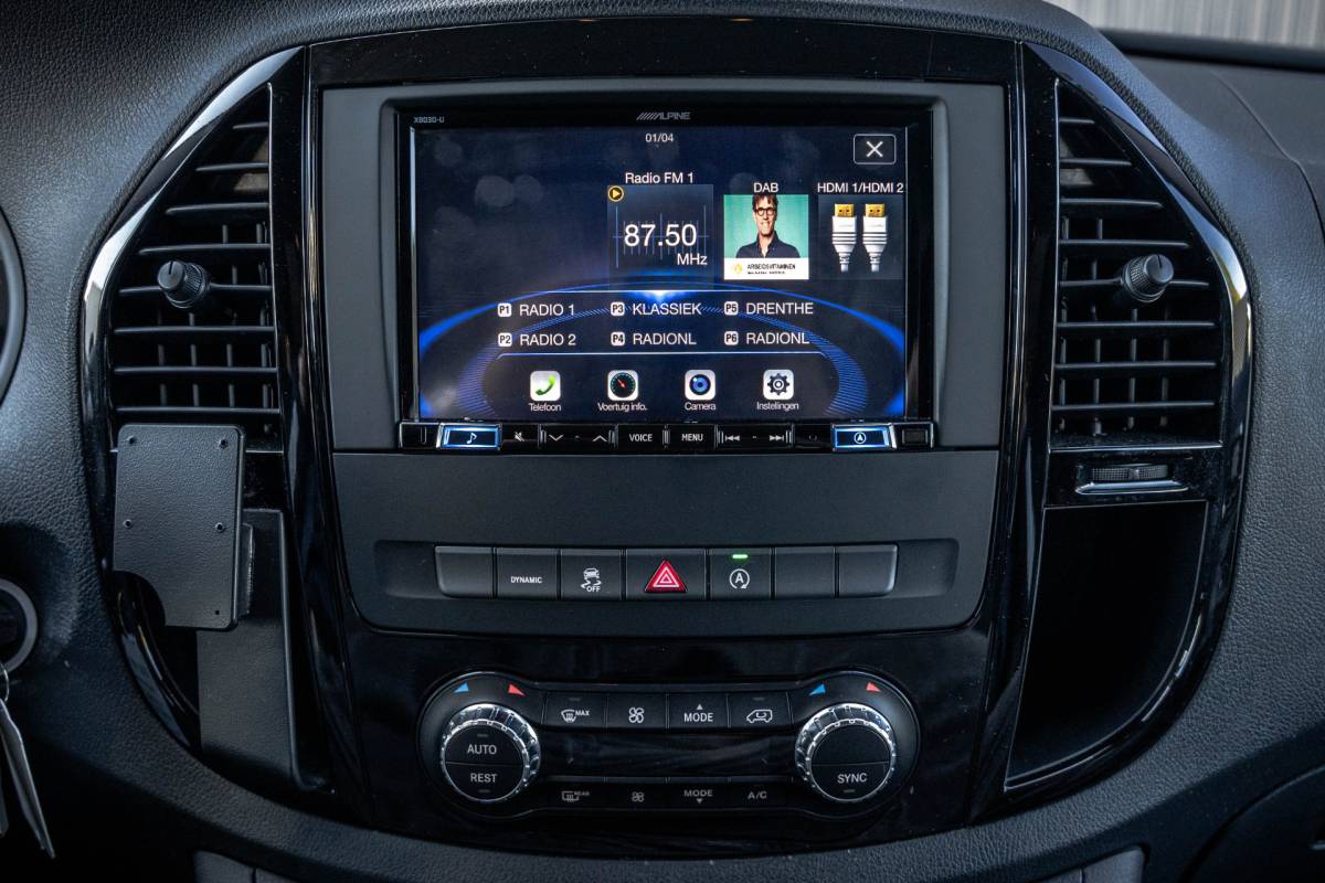Mercedes-Benz Vito Mercedes-Benz Vito 119 CDI L3H1 | ILS | Automaat | Camera | Carplay | PDC | Zijschuifdeur L+R | Trekhaak