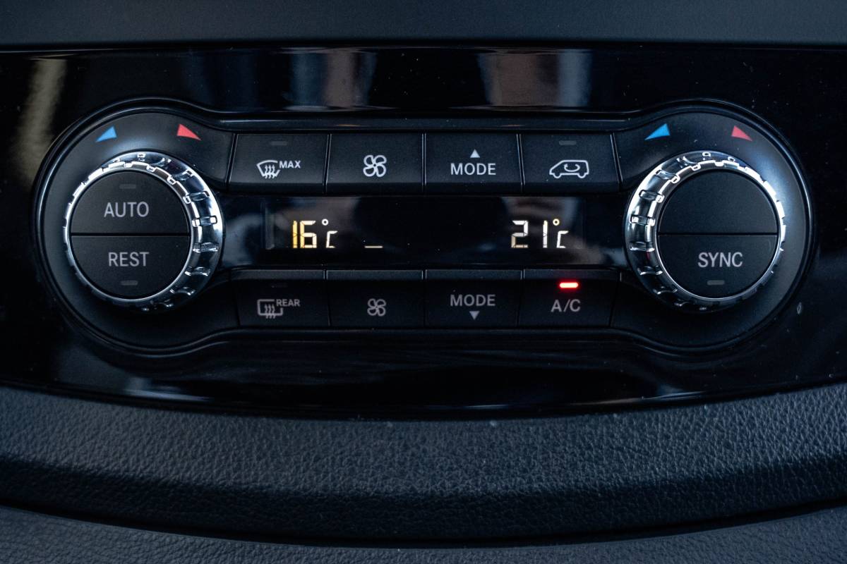 Mercedes-Benz Vito Mercedes-Benz Vito 119 CDI L3H1 | ILS | Automaat | Camera | Carplay | PDC | Zijschuifdeur L+R | Trekhaak