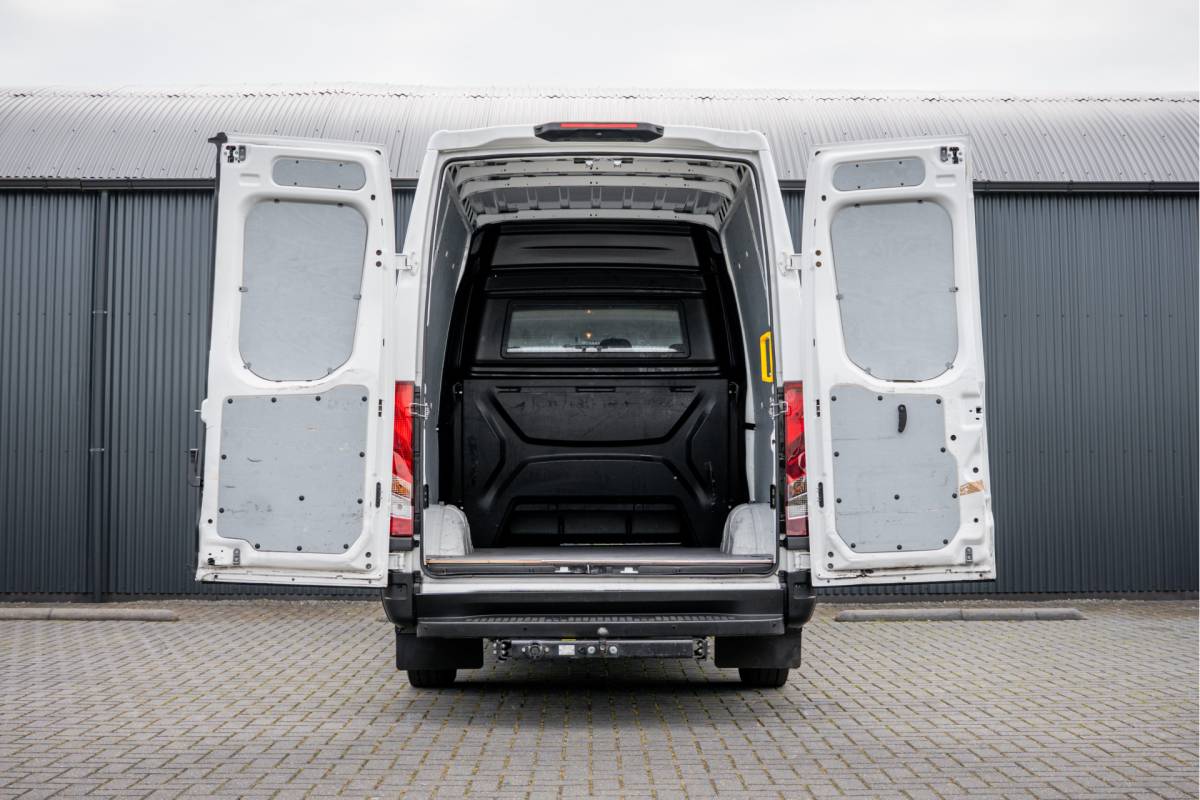 Iveco Daily Iveco Daily 35S16 | 160 PK |  Automaat | Camera | Cruise | Airco | 3.5T Trekgewicht