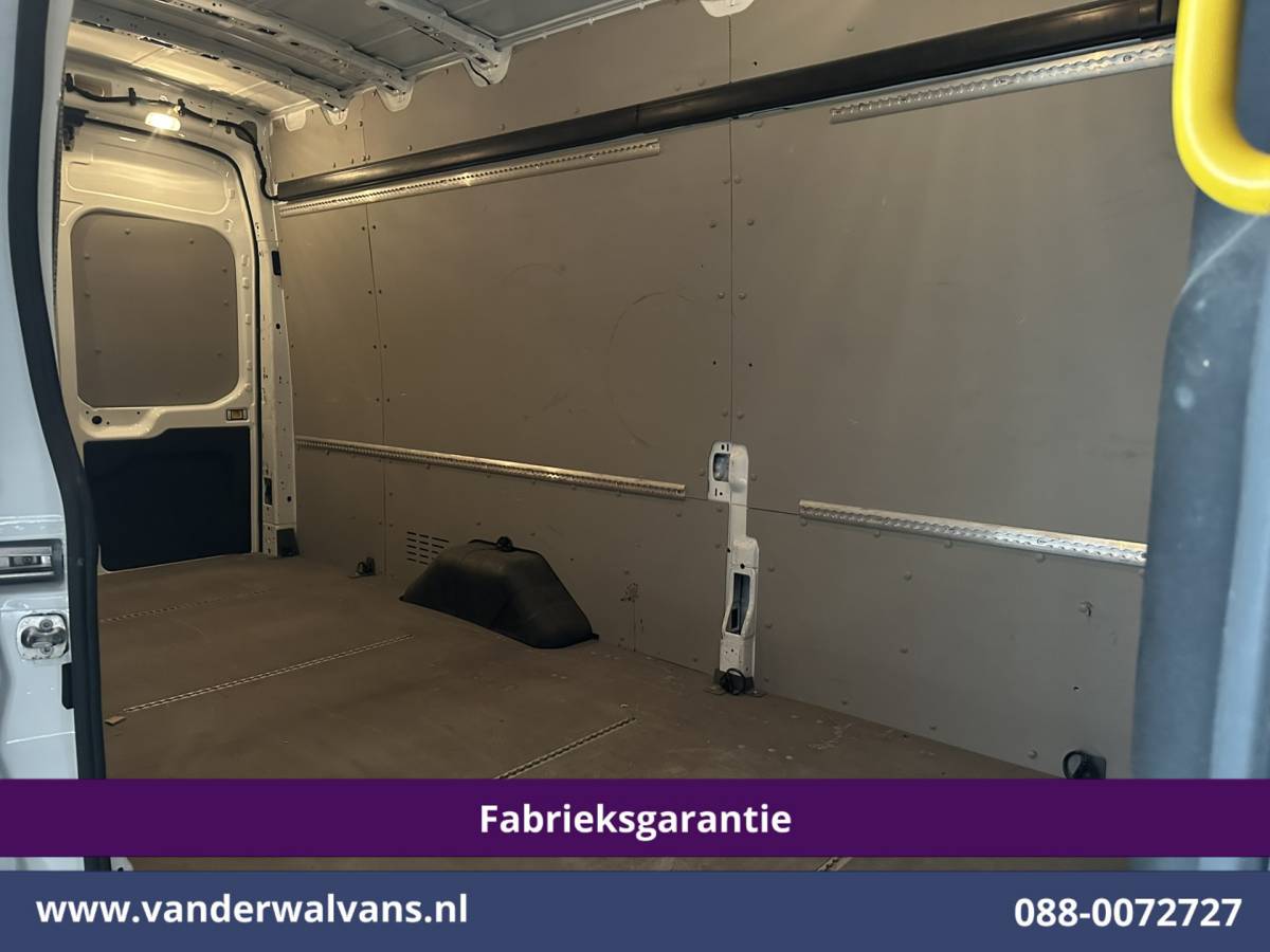 Ford Transit Ford Transit 2.0 TDCI 130pk L4H3 Fabrieksgarantie Jumbo Euro6 Airco | Camera | Apple Carplay | Cruisecontrol | Verwarmde voorruit Android Auto, Parkeersensoren, Bijrijdersbank
