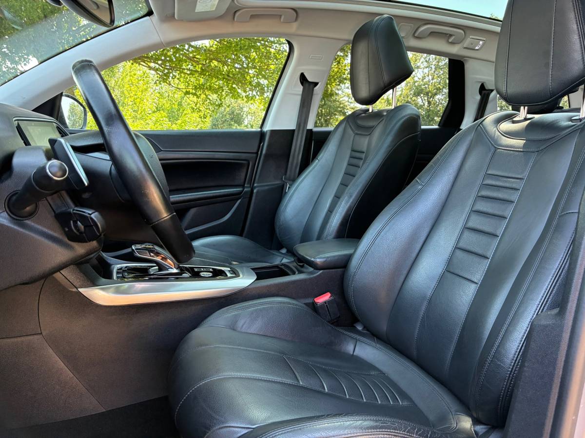 Peugeot 308 Peugeot 308 SW 1.2 | Automaat | Panodak + Carplay + Clima + Cruise nu €9.975,-!!