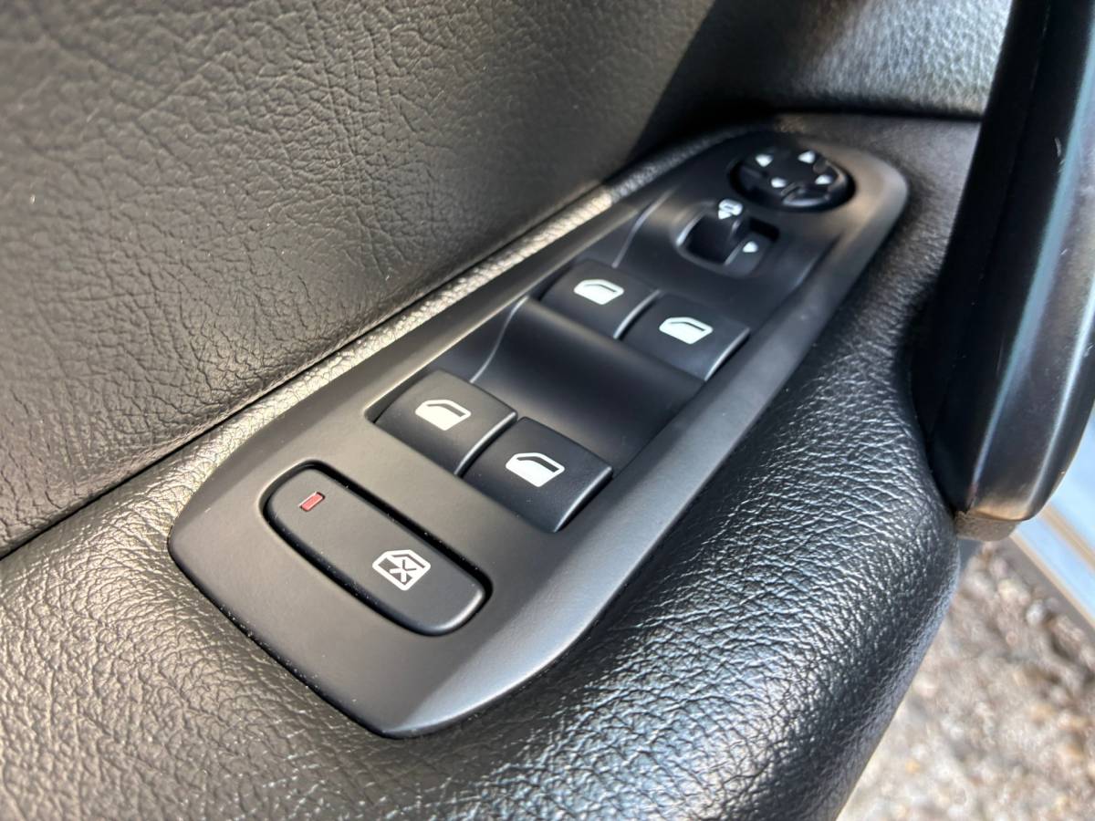 Peugeot 308 Peugeot 308 SW 1.2 | Automaat | Panodak + Carplay + Clima + Cruise nu €9.975,-!!