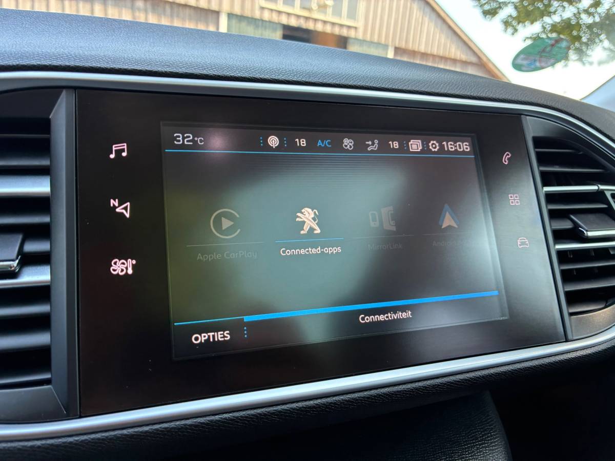 Peugeot 308 Peugeot 308 SW 1.2 | Automaat | Panodak + Carplay + Clima + Cruise nu €9.975,-!!